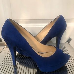 👠 Guess: Royal Blue peep toe suede pump